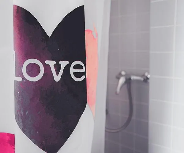 Guest Haus On The 3*